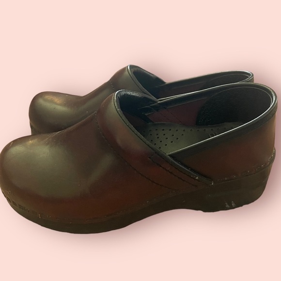 Dansko Professional Leather Maroon Burgundy Slip On Clogs 6​ - Picture 4 of 8